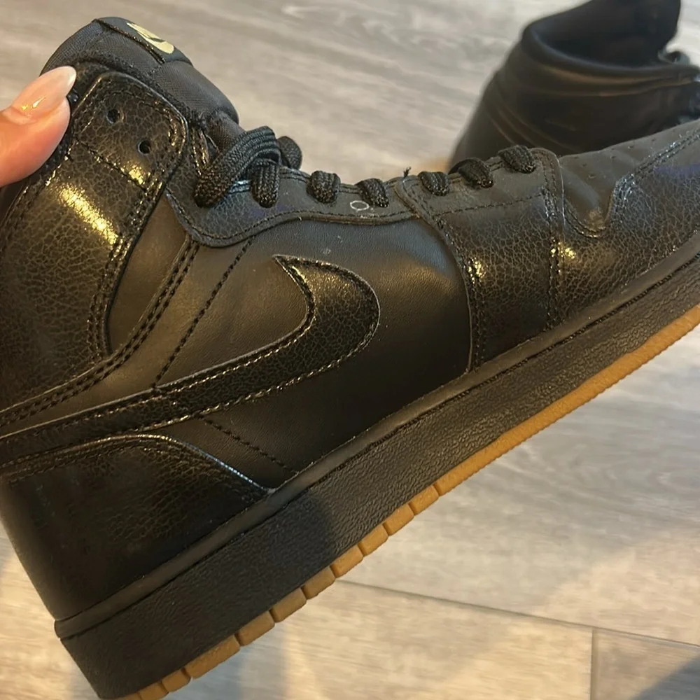 NWT Nike Jordan’s Black High-Top Sneakers 6Y